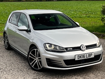 Volkswagen - Golf