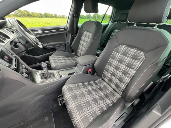 Used Volkswagen Golf 2016 for sale - 76167114: Photo 2