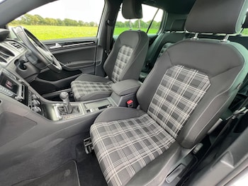 Used Volkswagen Golf 2016 for sale - 76167114: Photo 2