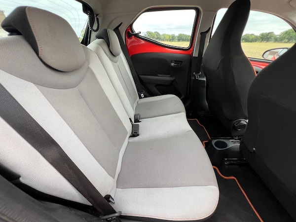 Used Toyota AYGO 2015 for sale - 75609554: Photo 25