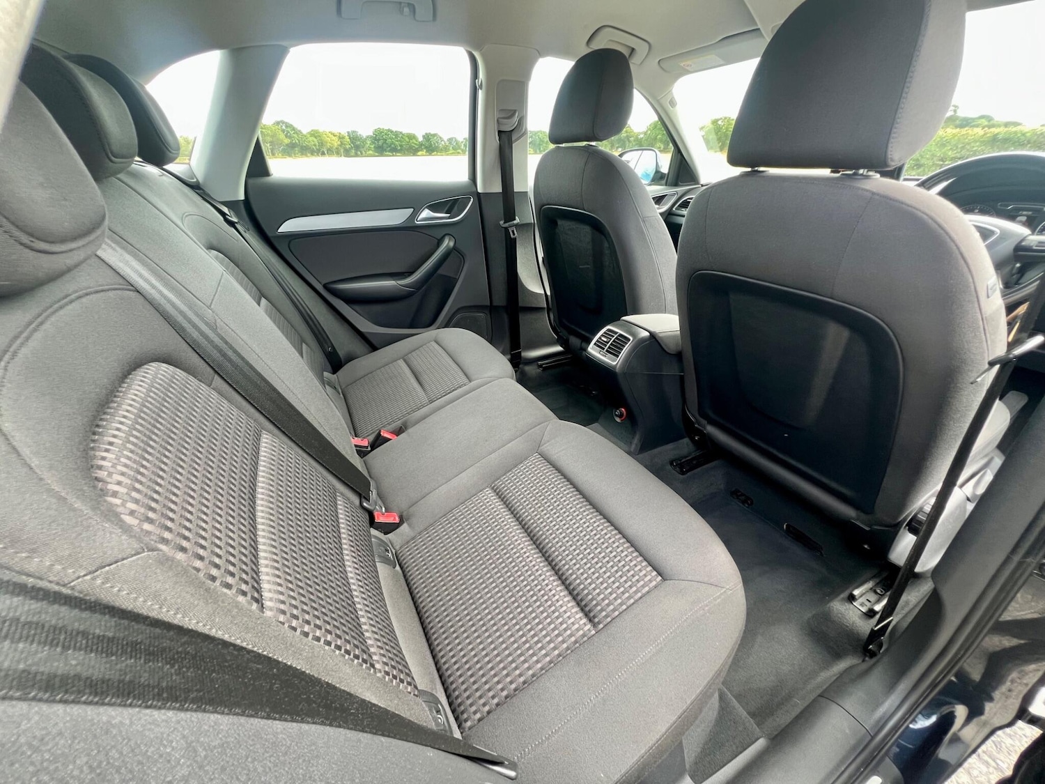 Used Audi Q3 2012 for sale - 75682287: Photo 15