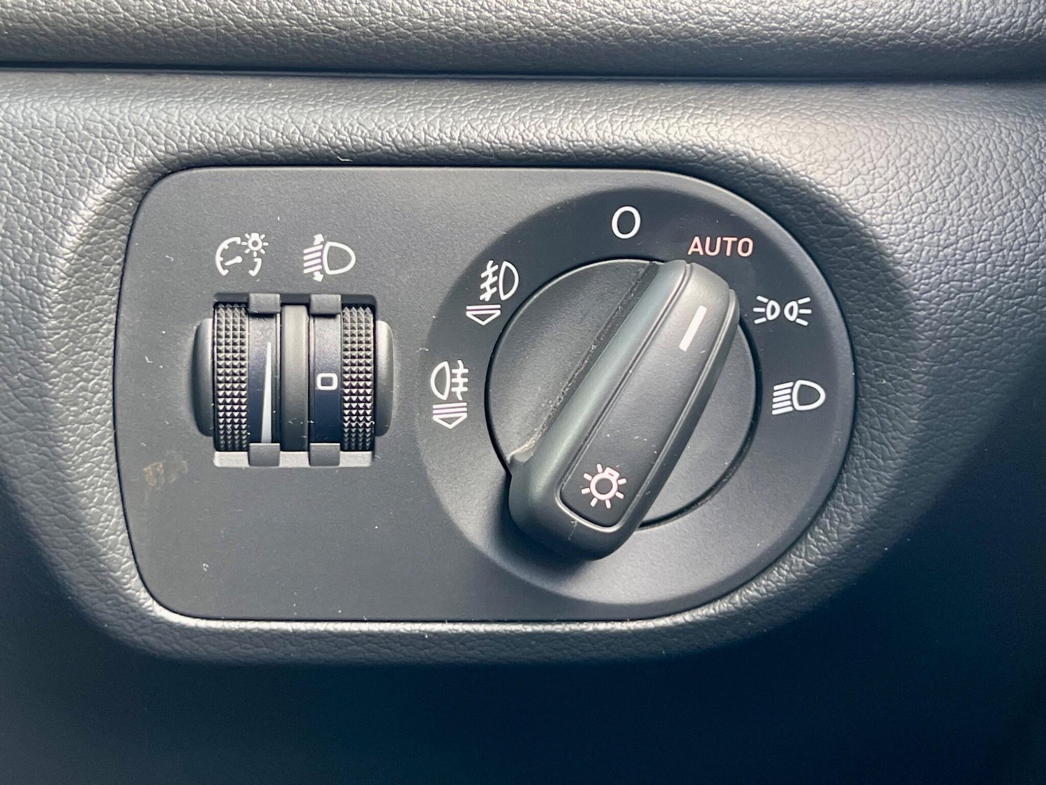 Used Audi Q3 2012 for sale - 75682287: Photo 33