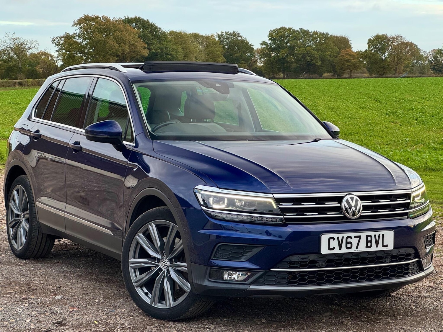 Used Volkswagen Tiguan 2017 for sale - 76336199: Photo 1
