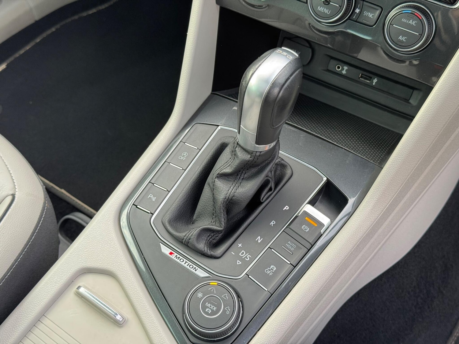 Used Volkswagen Tiguan 2017 for sale - 76336199: Photo 15