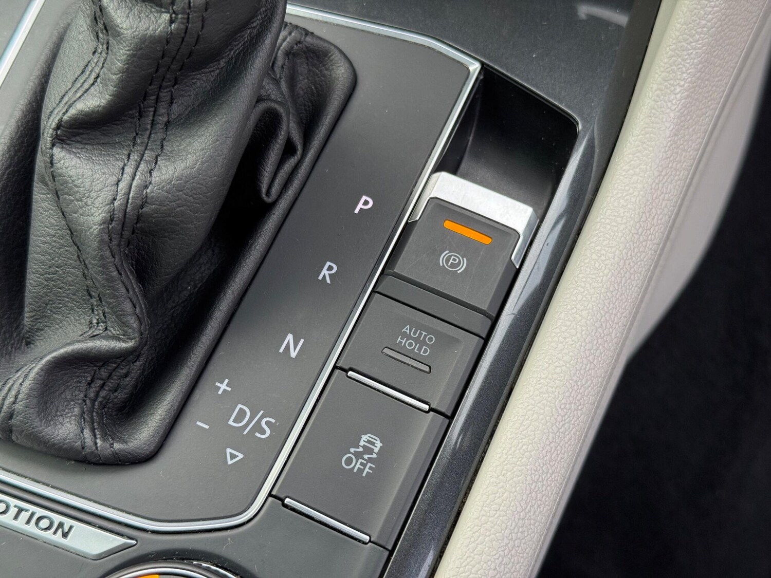 Used Volkswagen Tiguan 2017 for sale - 76336199: Photo 44