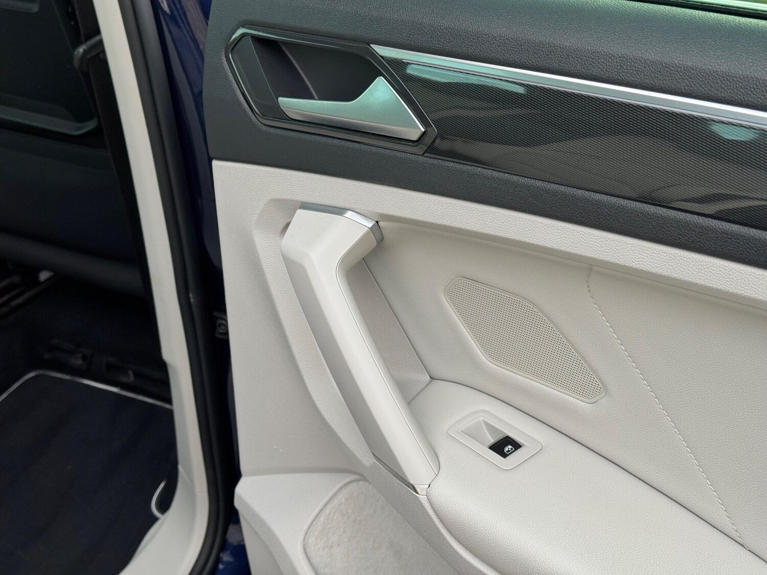 Used Volkswagen Tiguan 2017 for sale - 76336199: Photo 47