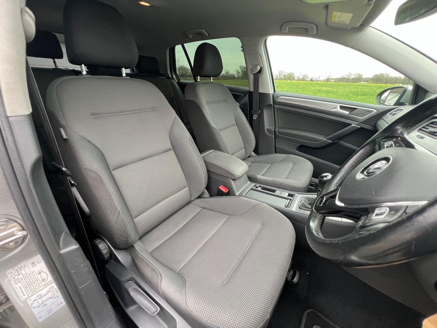 Used Volkswagen Golf 2016 for sale - 78115773: Photo 2