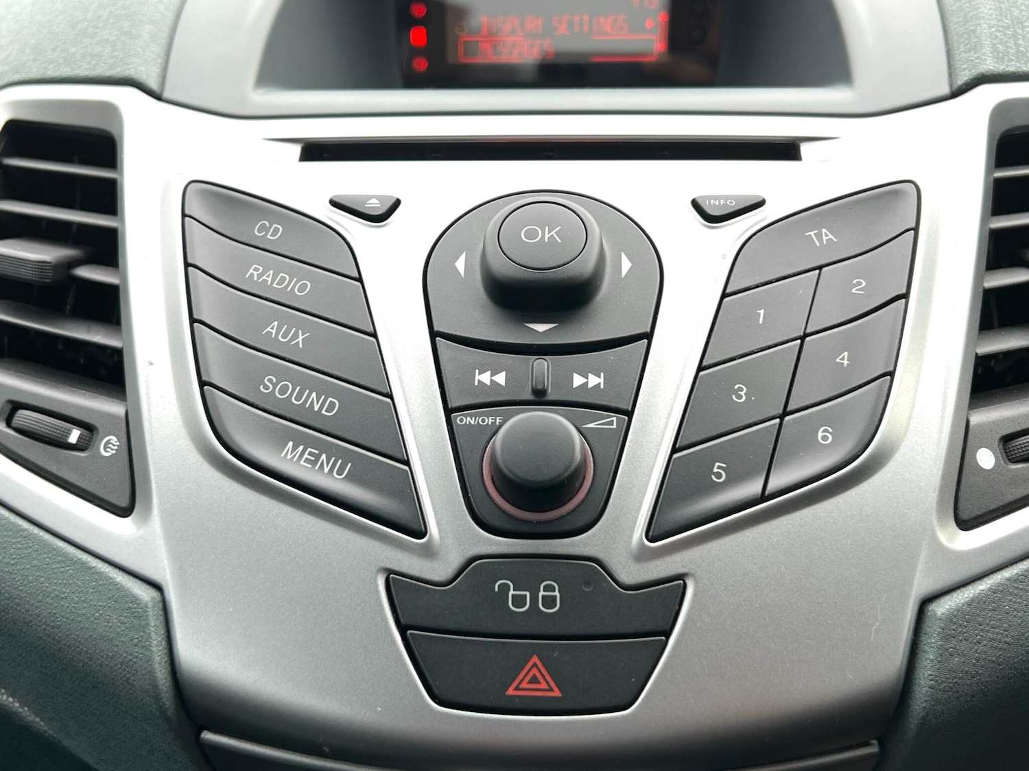 Used Ford Fiesta 2009 for sale - 78106619: Photo 24