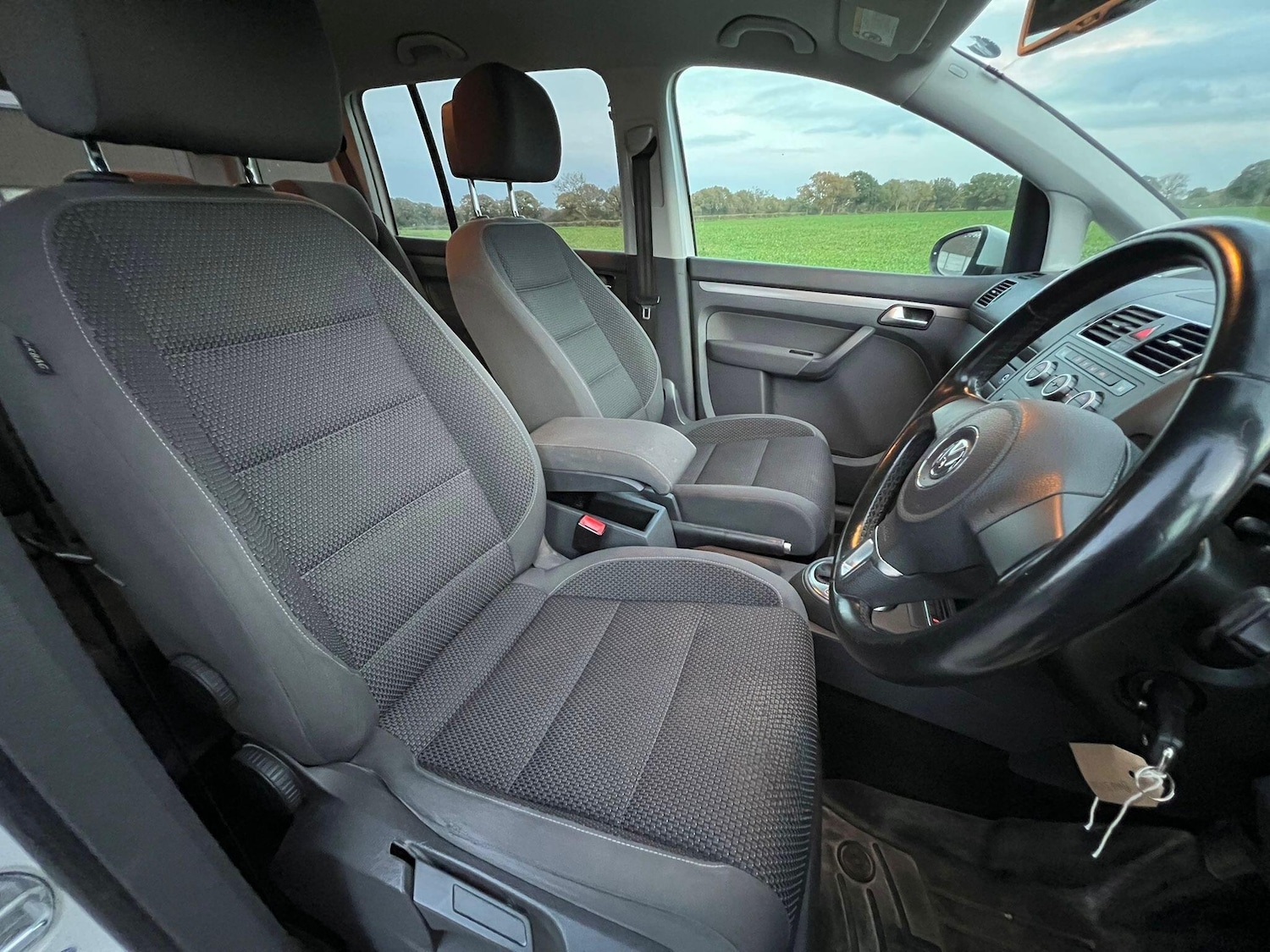 Used Volkswagen Touran 2025 for sale - 76431997: Photo 2