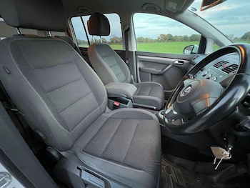 Used Volkswagen Touran 2013 for sale - 76431997: Photo