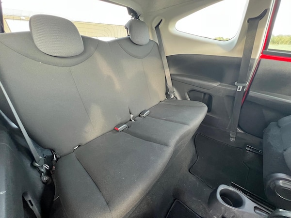 Used Toyota AYGO 2015 for sale - 76152335: Photo 15