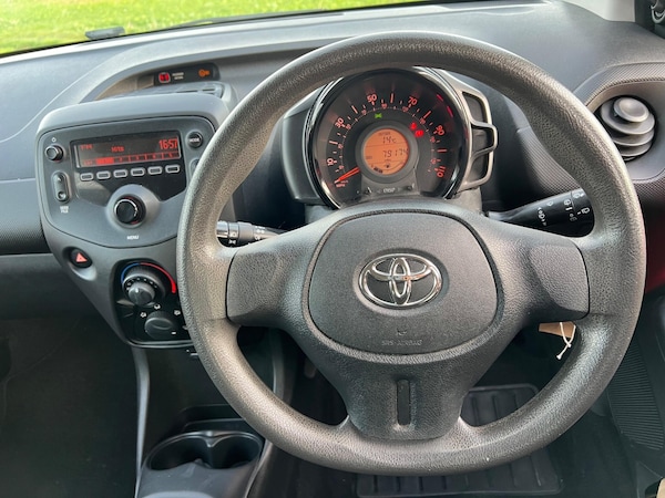 Used Toyota AYGO 2015 for sale - 76152335: Photo 17