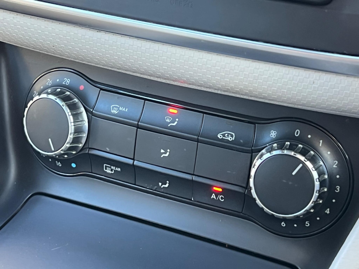 Used Mercedes-Benz A-Class 2014 for sale - 78116378: Photo 34