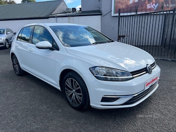 Volkswagen - Golf