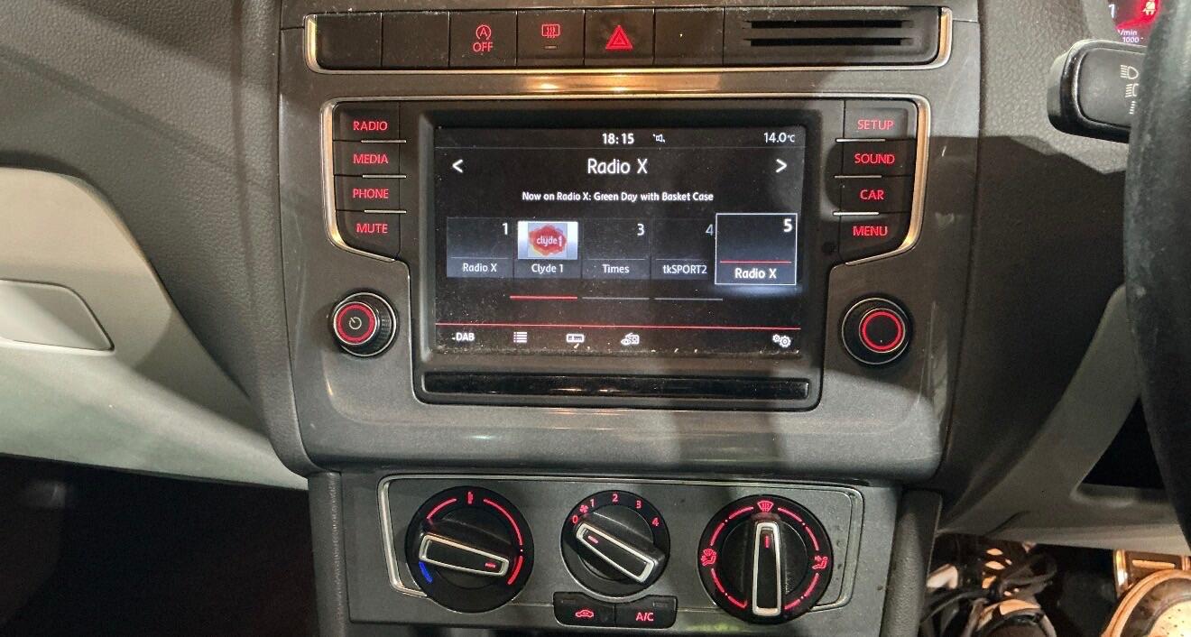 Used Volkswagen Polo 2015 for sale - 76700612: Photo 8