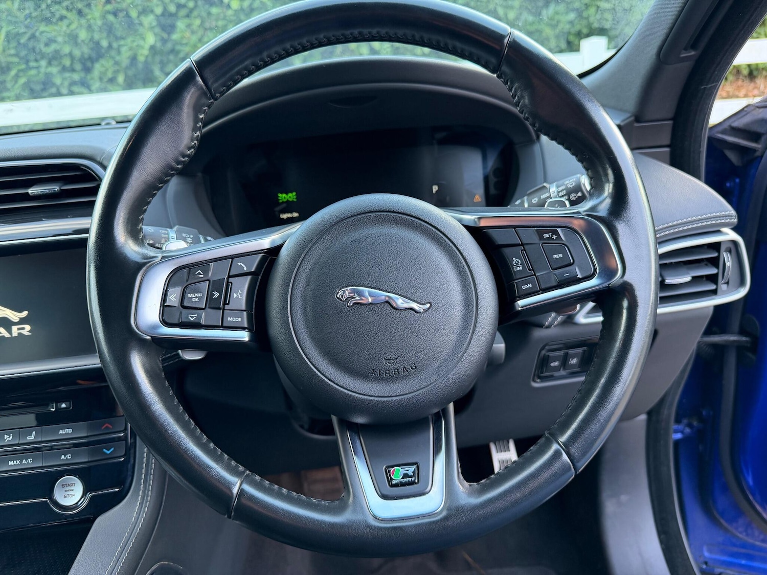 Used Jaguar F-Pace 2017 for sale - 76658139: Photo 24