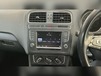 Used Volkswagen Polo 2015 for sale - 79361424: Photo