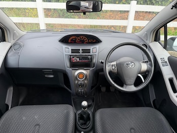 Used Toyota Yaris 2011 for sale - 78902060: Photo