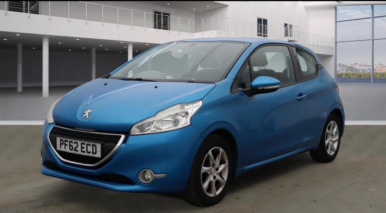 Used Peugeot 208 2013 for sale - 77411427: Photo 2