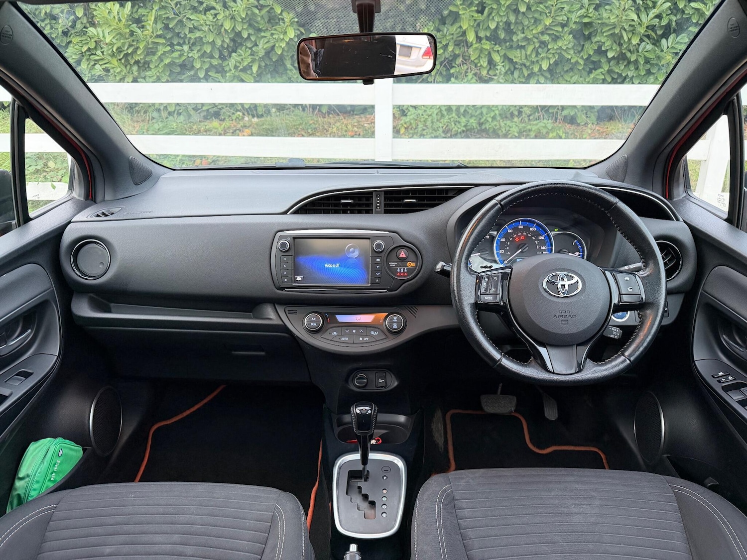 Used Toyota Yaris 2016 for sale - 76360464: Photo 2