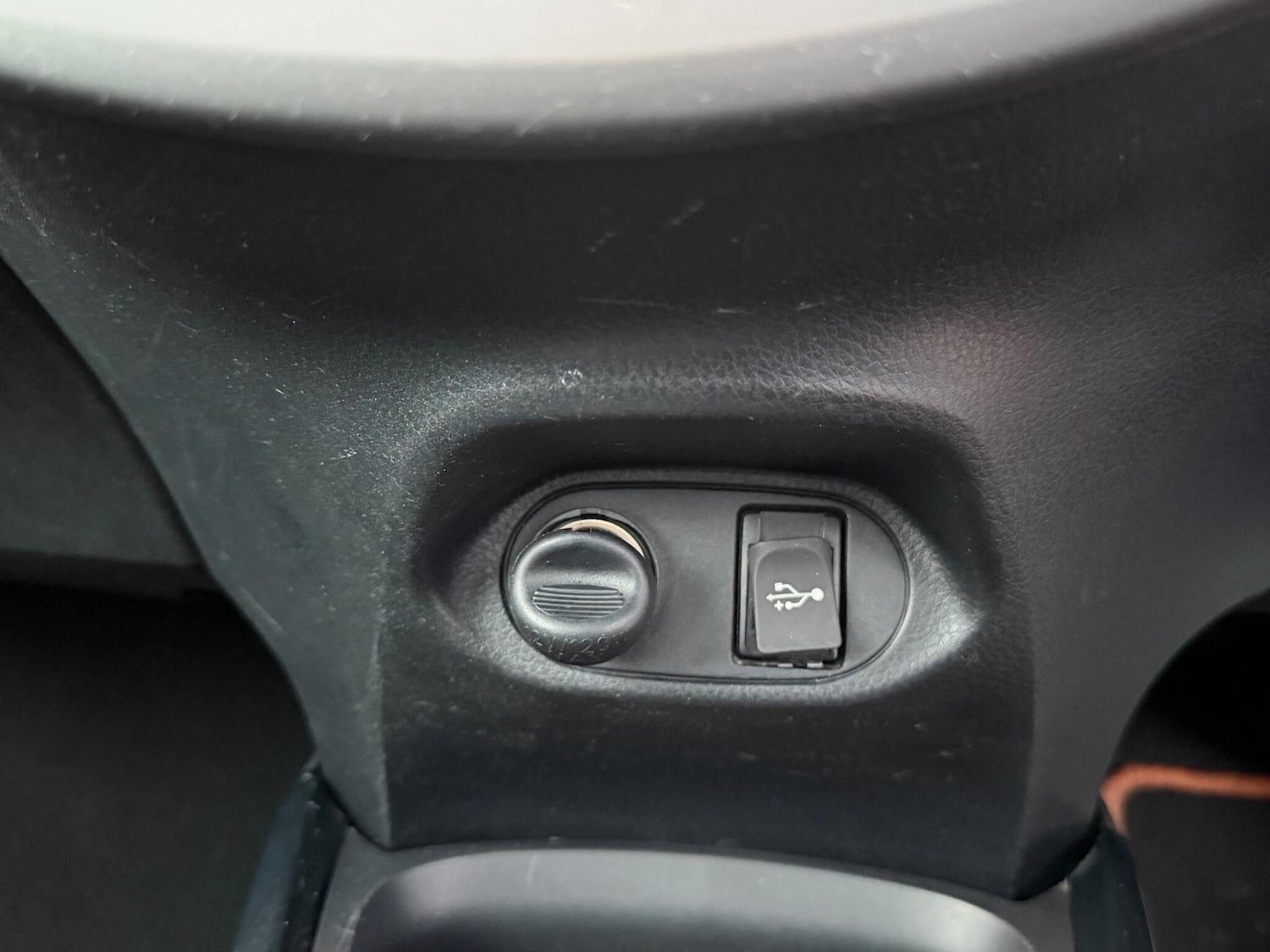 Used Toyota Yaris 2016 for sale - 76360464: Photo 27