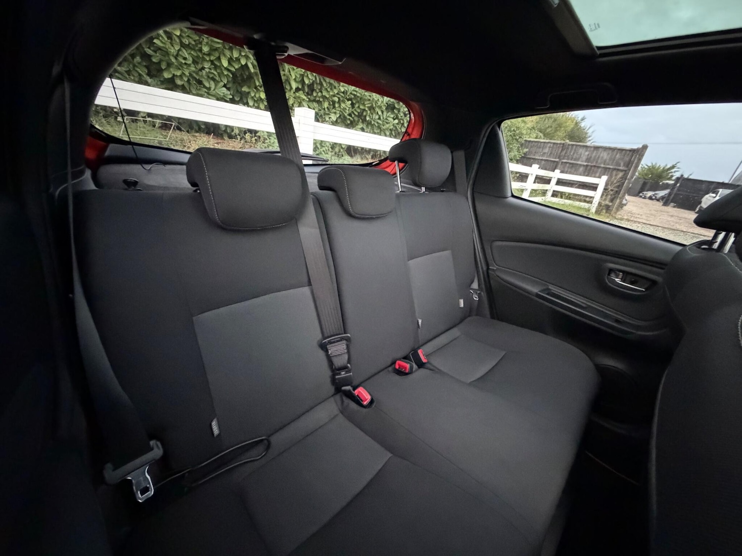 Used Toyota Yaris 2016 for sale - 76360464: Photo 8