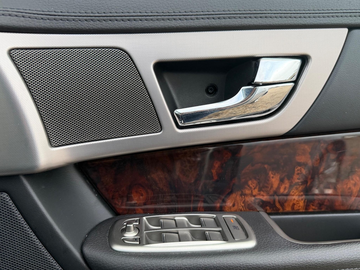 Used Jaguar XF 2010 for sale - 76561227: Photo 24