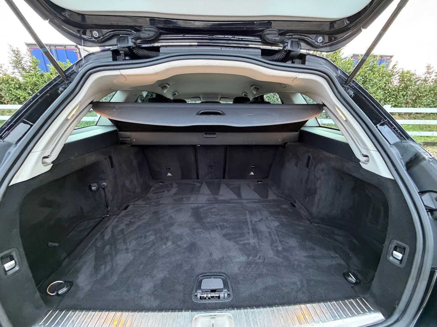 Used Mercedes-Benz C Class 2017 for sale - 76326956: Photo 34