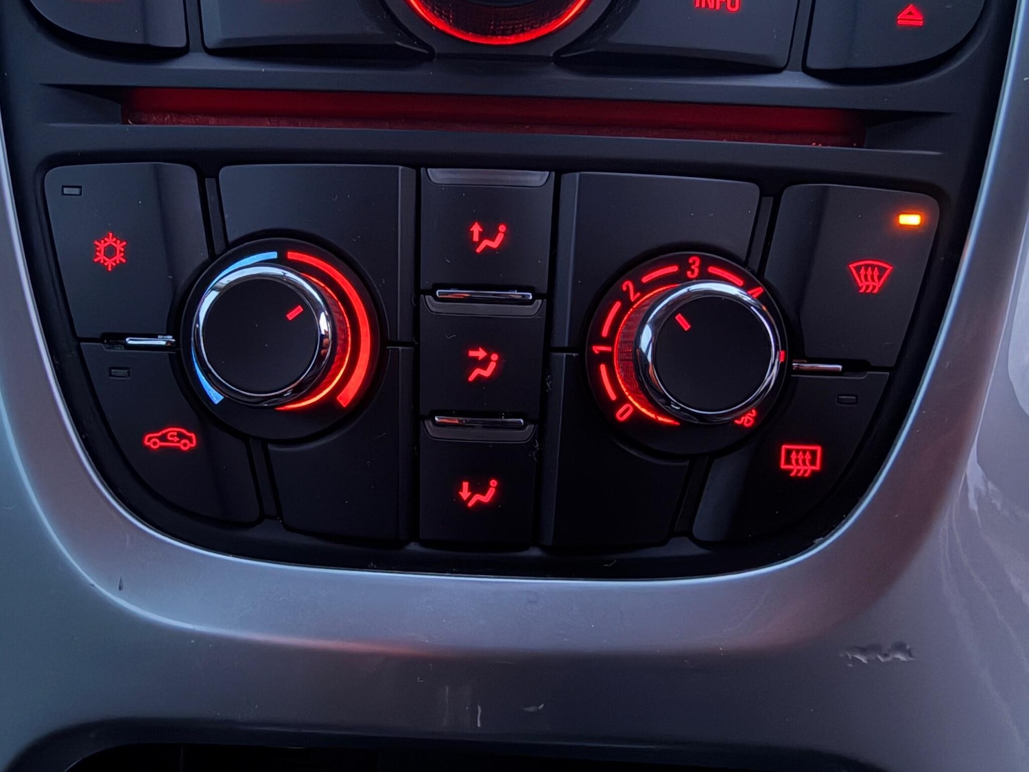 Used Vauxhall Astra 2015 for sale - 76942345: Photo 29