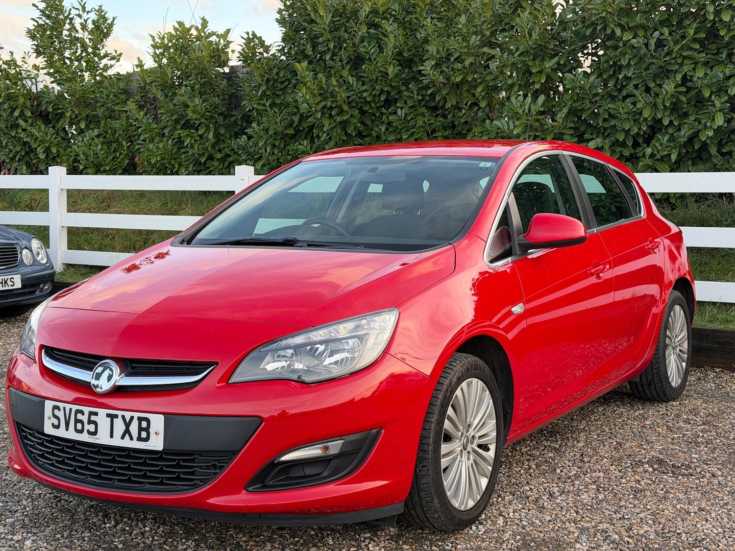 Used Vauxhall Astra 2015 for sale - 76942345: Photo 4