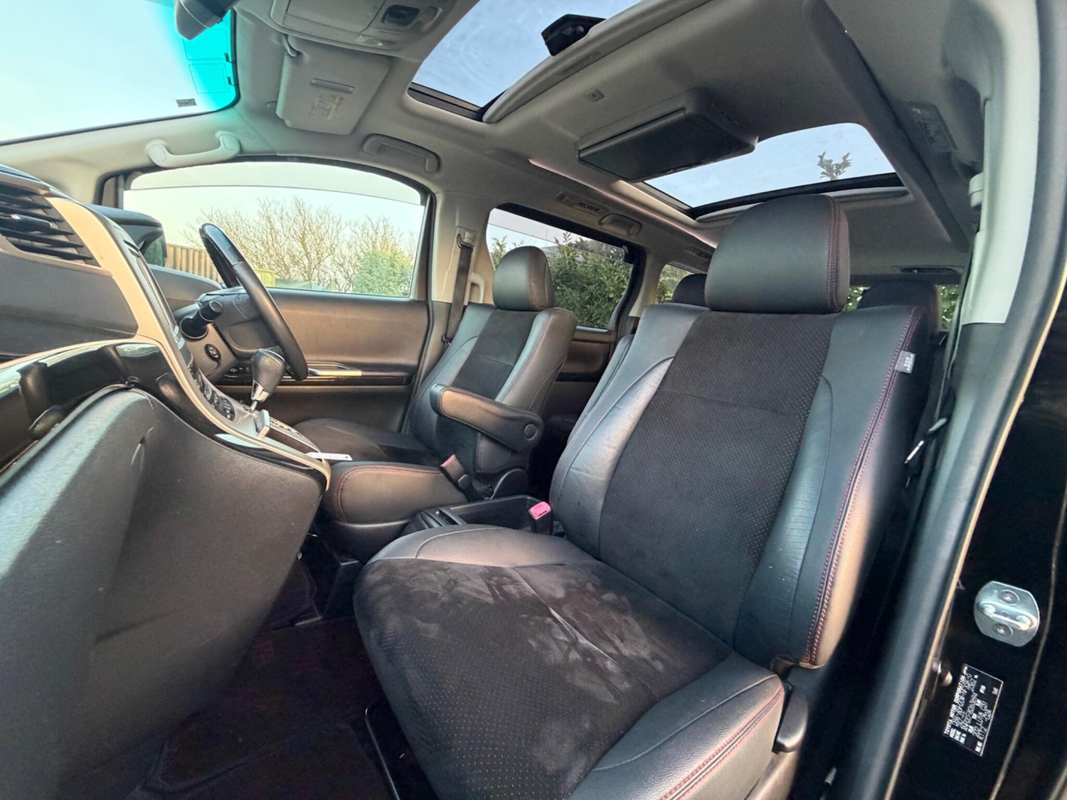 Used Toyota Vellfire 2026 for sale - 77671633: Photo 45