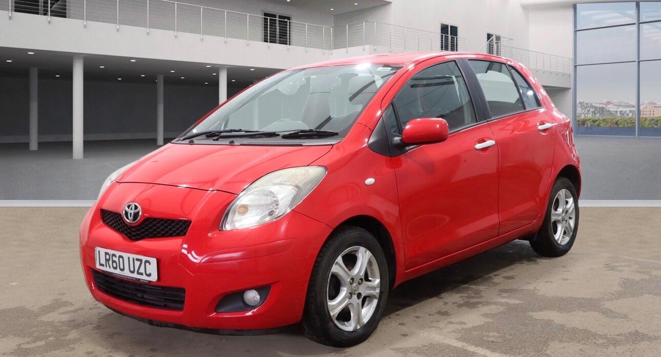 Used Toyota Yaris 2010 for sale - 77611805: Photo 2