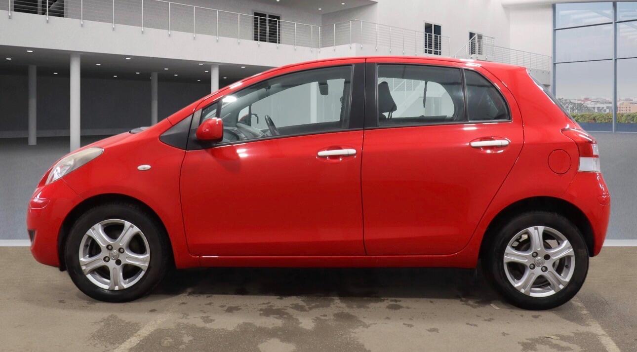 Used Toyota Yaris 2010 for sale - 77611805: Photo 4