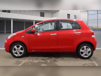 Used Toyota Yaris 2010 for sale - 77611805: Photo