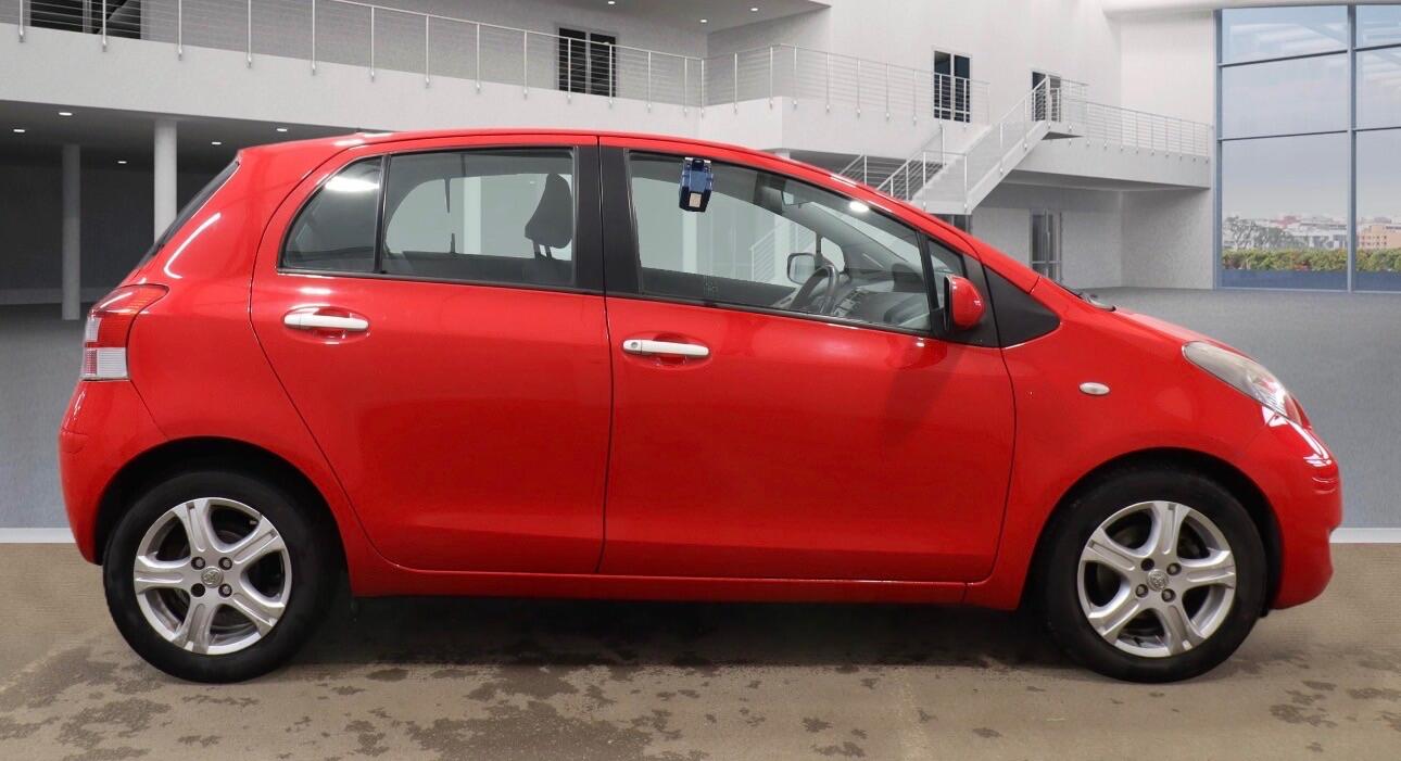Used Toyota Yaris 2010 for sale - 77611805: Photo 5