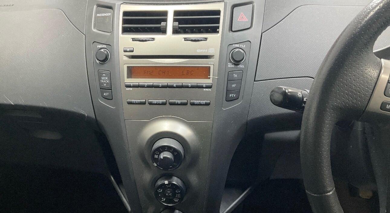 Used Toyota Yaris 2010 for sale - 77611805: Photo 7