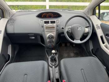 Used Toyota Yaris 2010 for sale - 74666973: Photo