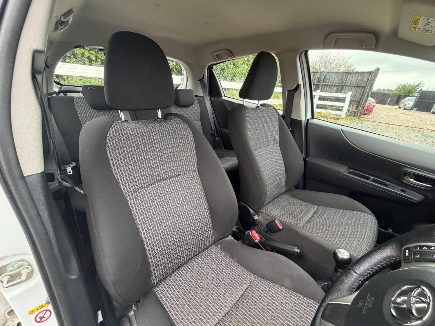 Used Toyota Yaris for sale - 77484365: Photo 9