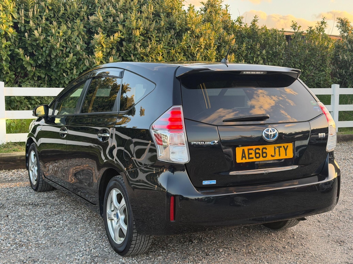 Used Toyota Prius 2025 for sale - 78057616: Photo 4