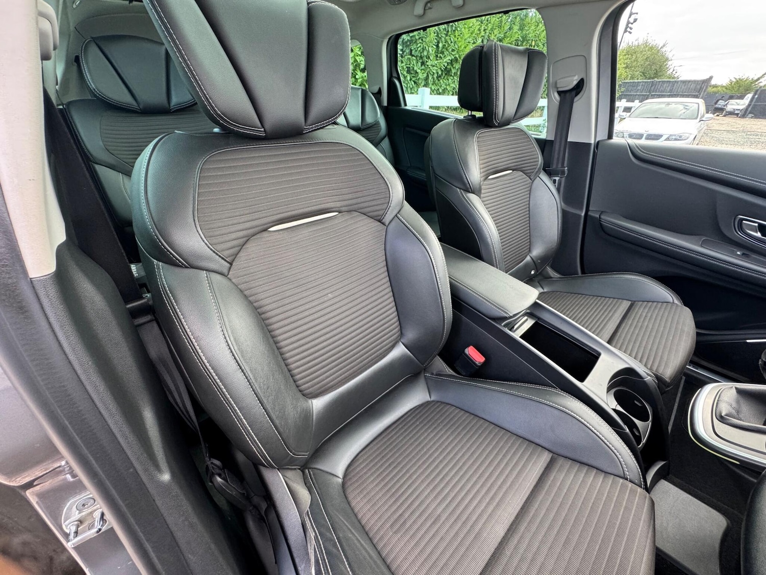 Used Renault Grand Scenic 2017 for sale - 76987619: Photo 13