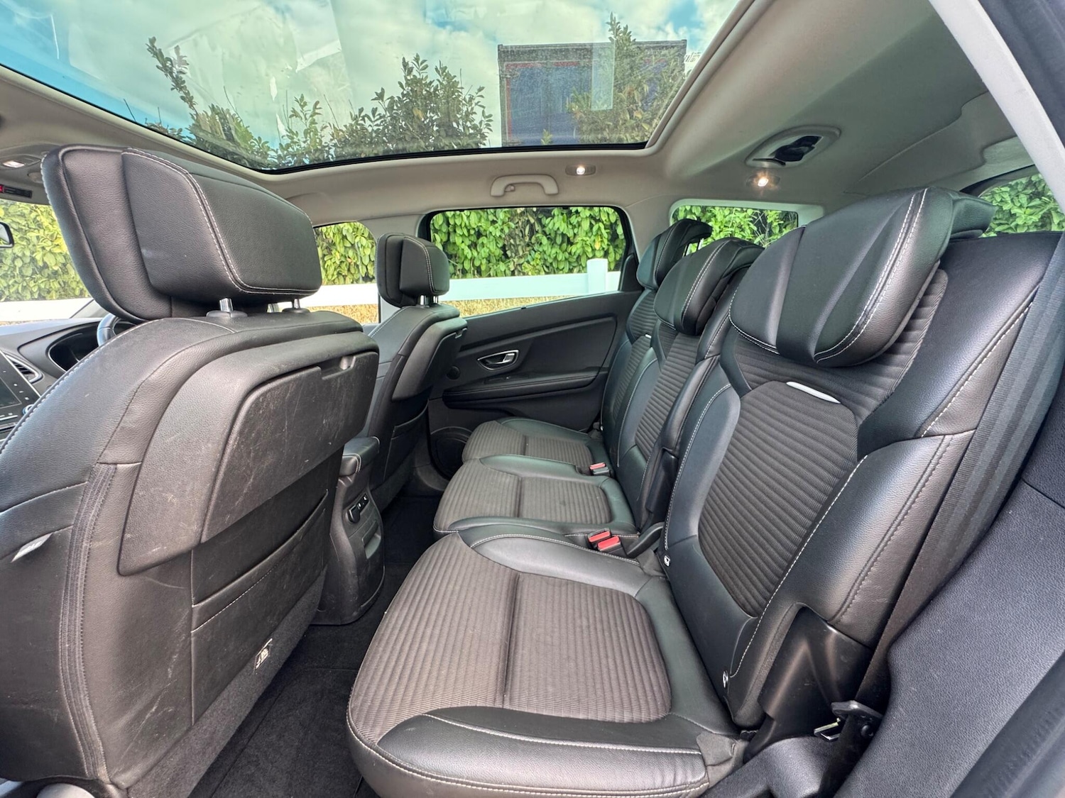 Used Renault Grand Scenic 2017 for sale - 76987619: Photo 19