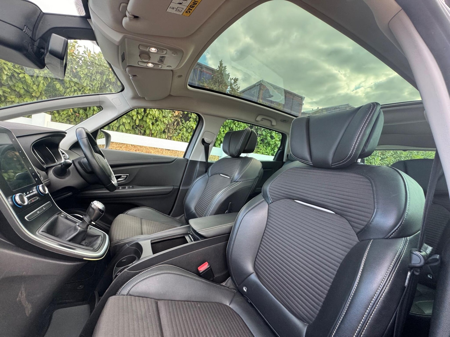 Used Renault Grand Scenic 2017 for sale - 76987619: Photo 2