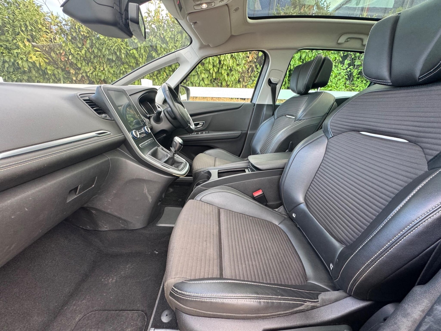 Used Renault Grand Scenic 2017 for sale - 76987619: Photo 20