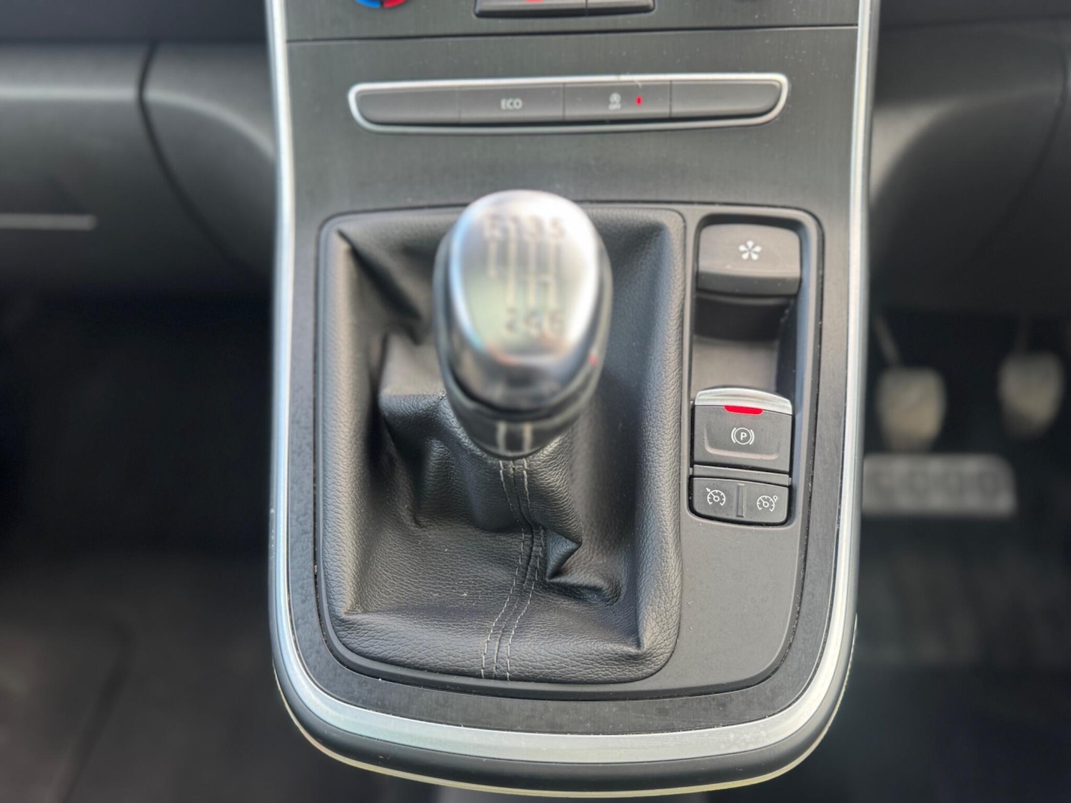 Used Renault Grand Scenic 2017 for sale - 76987619: Photo 25