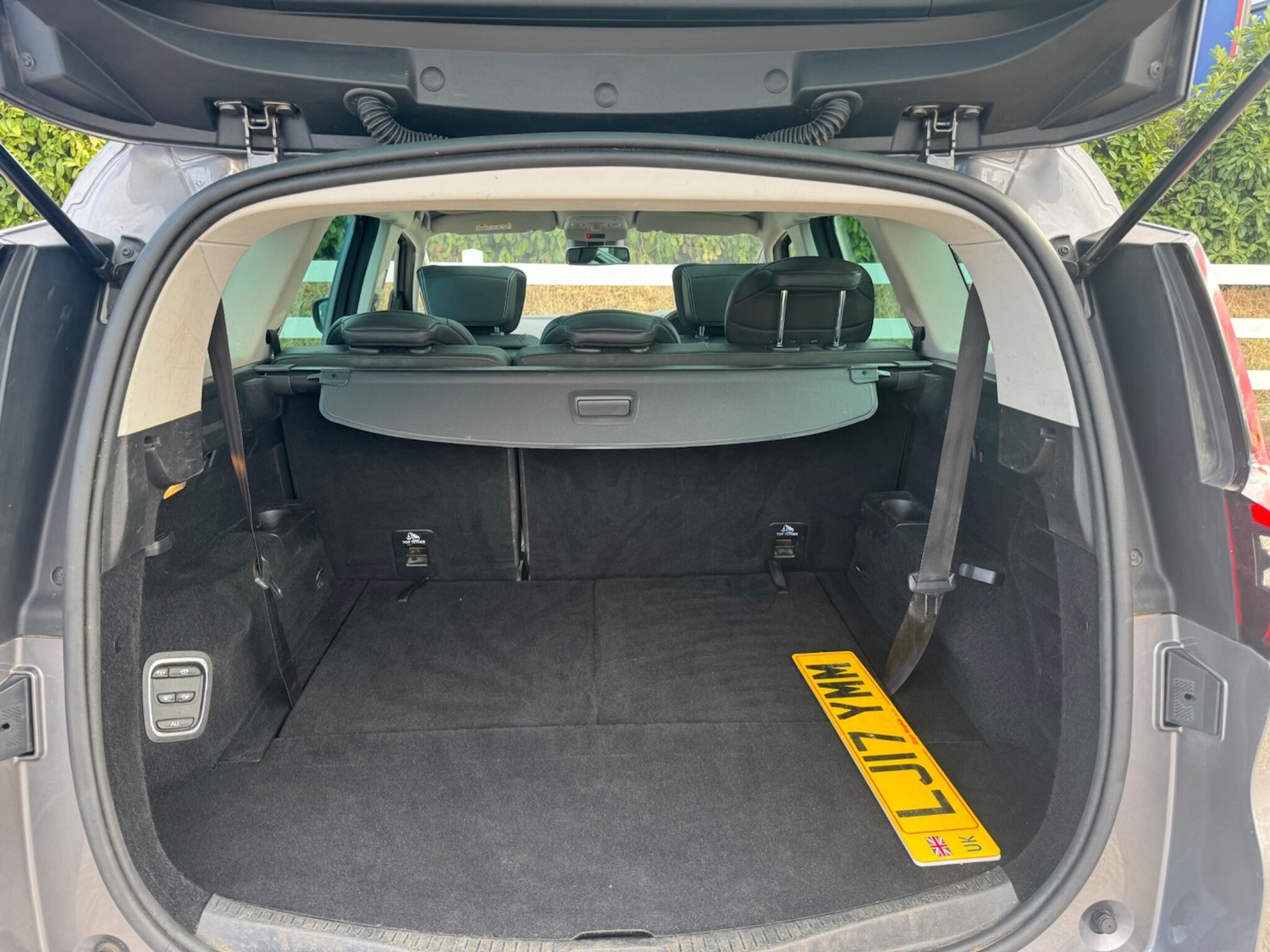 Used Renault Grand Scenic 2017 for sale - 76987619: Photo 33