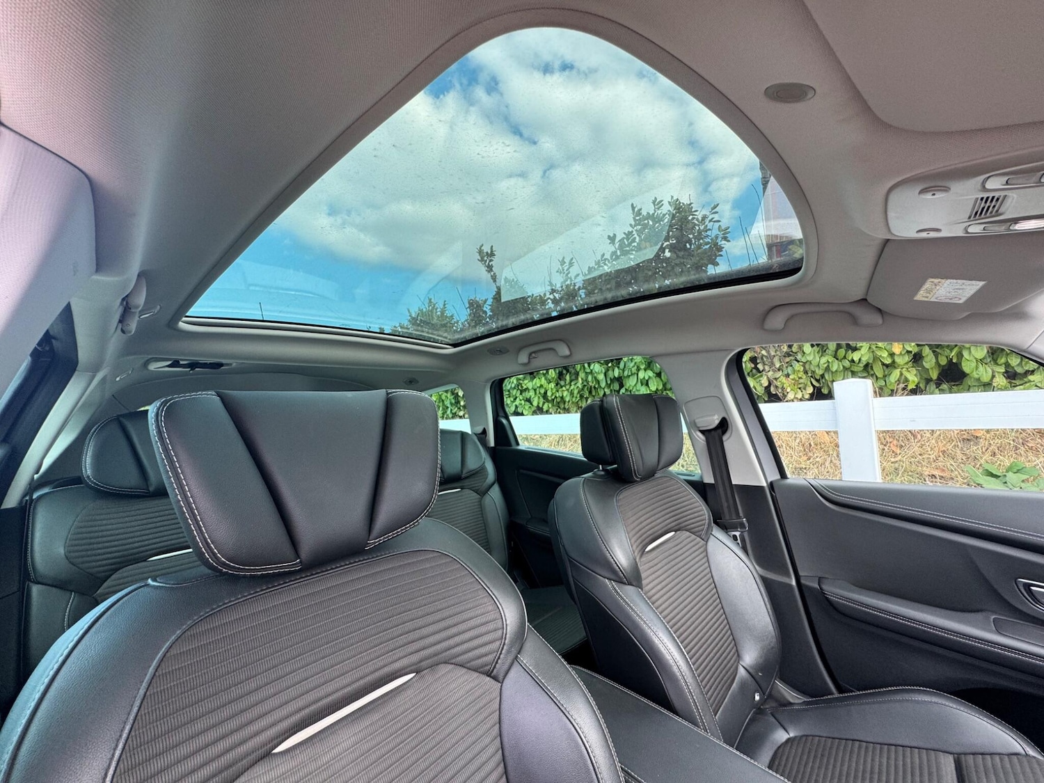 Used Renault Grand Scenic 2017 for sale - 76987619: Photo 8