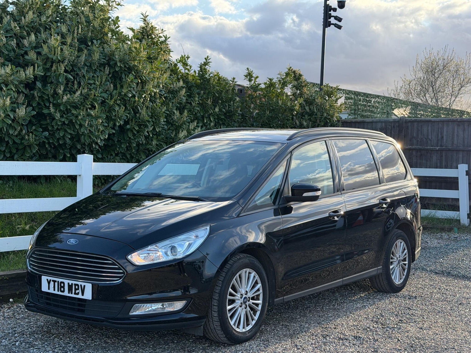 Used Ford Galaxy 2018 for sale - 78062861: Photo 2
