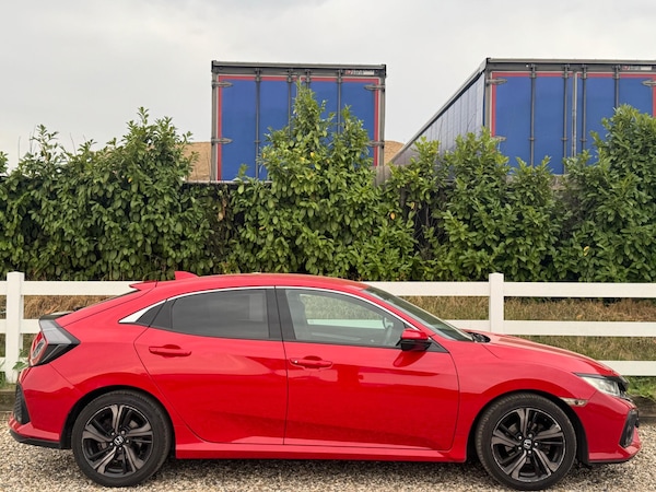 Used Honda Civic 2018 for sale - 75563787: Photo 10