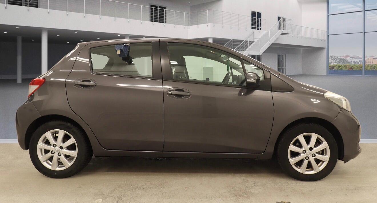 Used Toyota Yaris 2013 for sale - 77646111: Photo 3