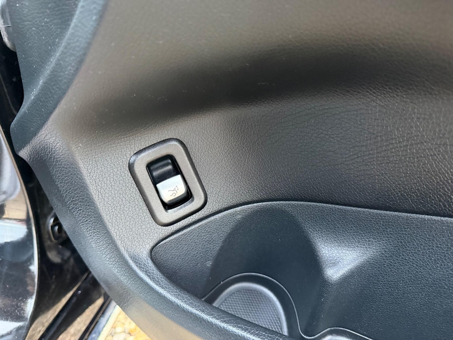 Used Mercedes-Benz C Class 2017 for sale - 76992402: Photo 36